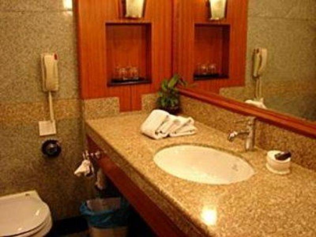 Hans International New Delhi