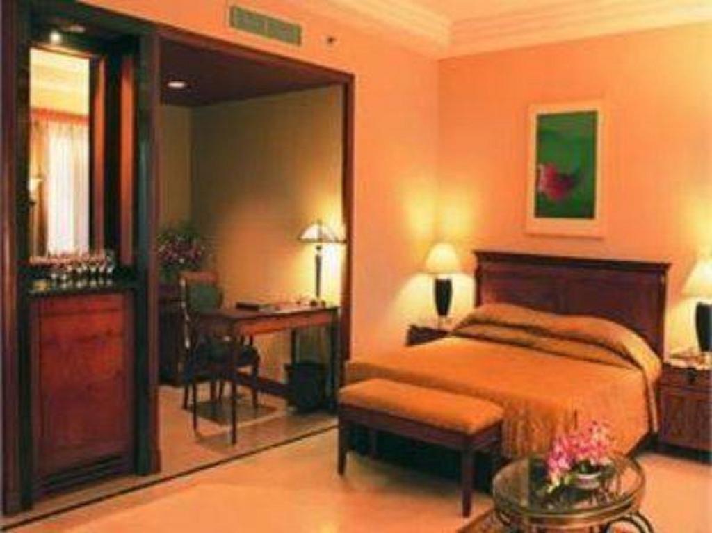 Hans International New Delhi